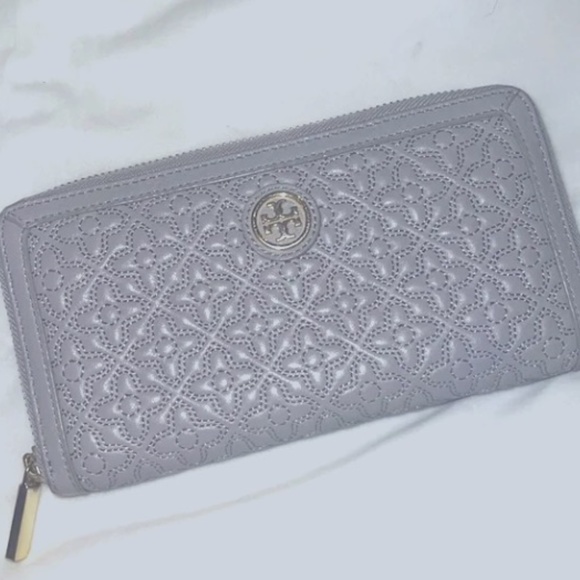 Tory Burch Handbags - Tory Burch quilted leather continental wallet gray